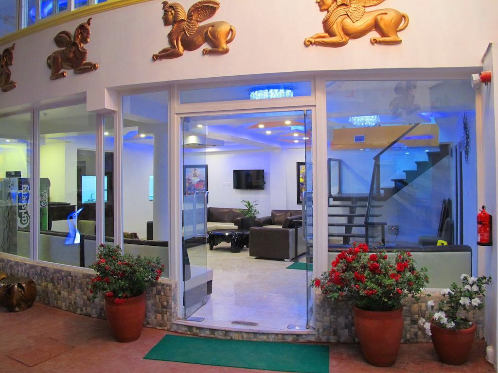 Royal Penguin Boutique Hotel & Spa Kathmandu Exteriör bild