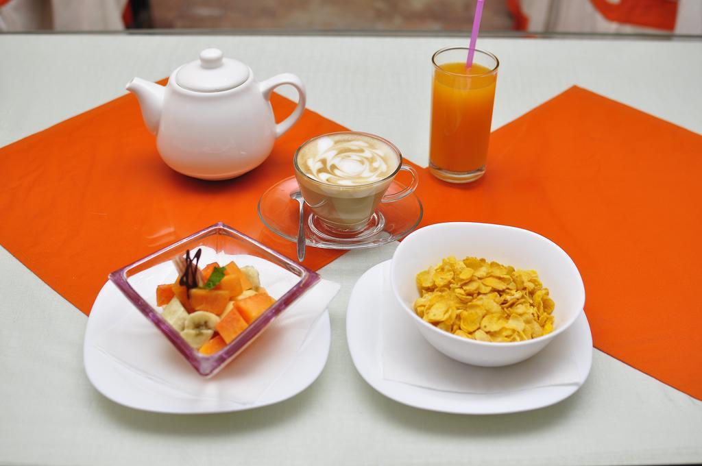Royal Penguin Boutique Hotel & Spa Kathmandu Exteriör bild