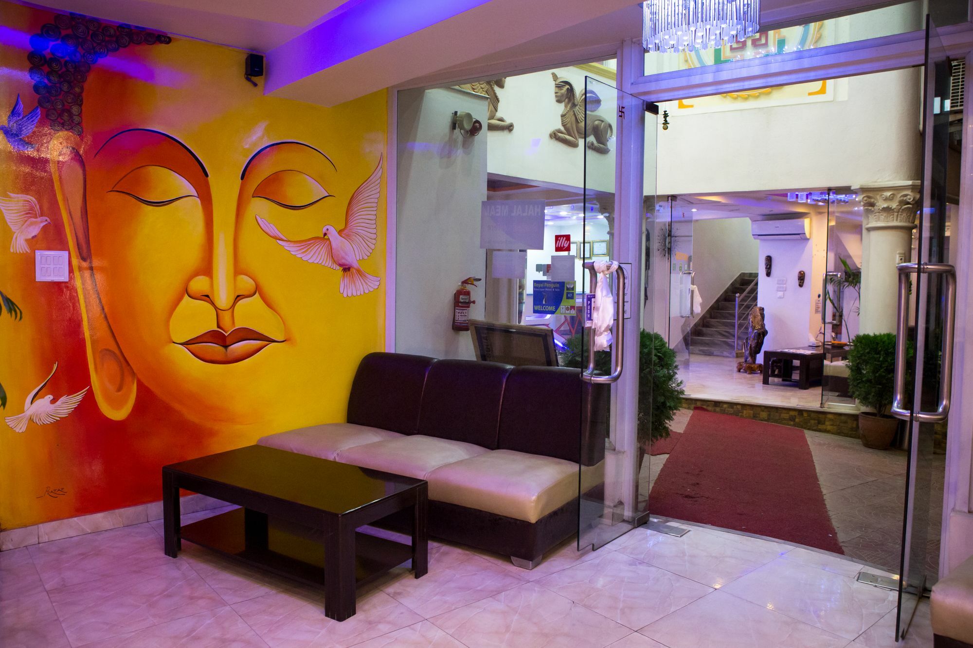 Royal Penguin Boutique Hotel & Spa Kathmandu Exteriör bild